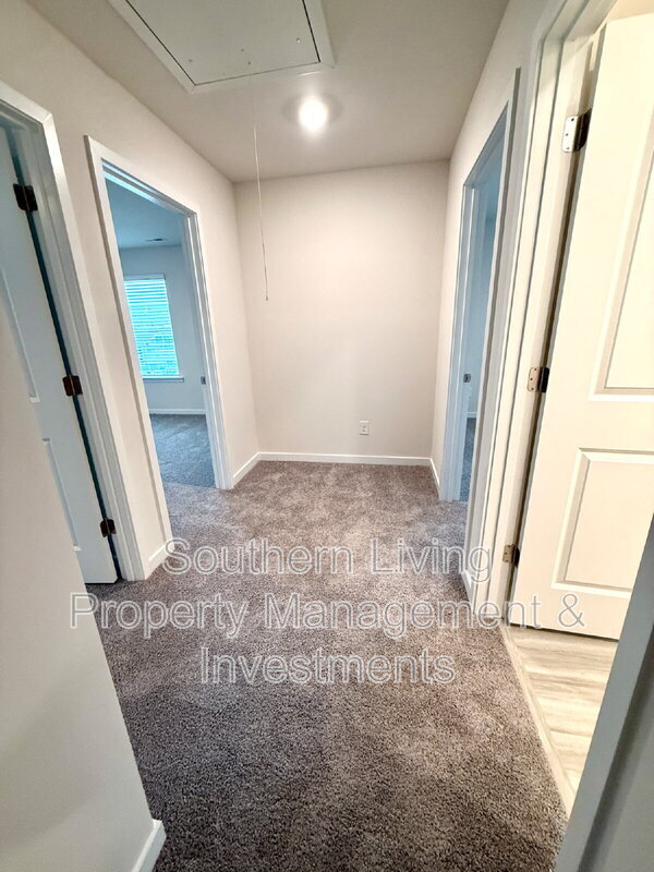 Building Photo - 12027 Zazu Wy