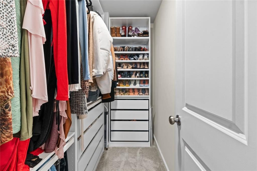 Building Photo - 2830 Ridgeview Dr