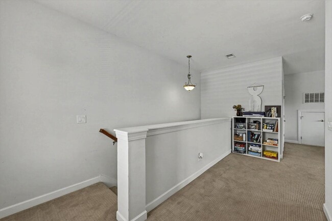Building Photo - 203 Topsaw Ln