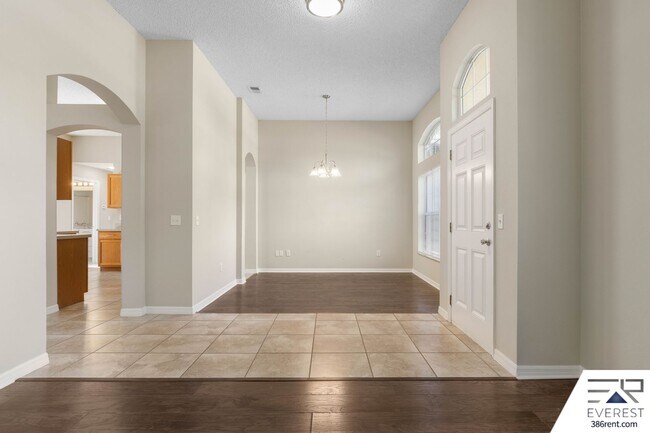 Building Photo - SPACIOUS 3/2/2 IN POPULAR PINE GROVE