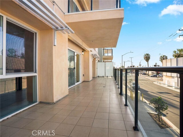 Building Photo - 1598 Long BCH