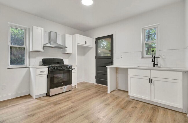 Building Photo - 840 Beech Ave