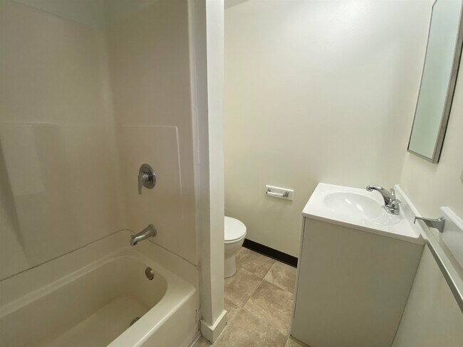 Building Photo - 143 Second St