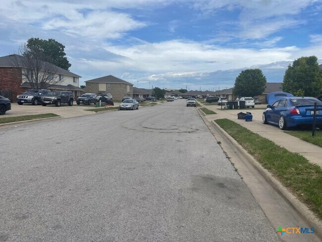 Building Photo - 2712 Vernice Loop