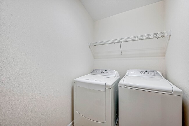 Building Photo - 5127 Birch Manor Ln