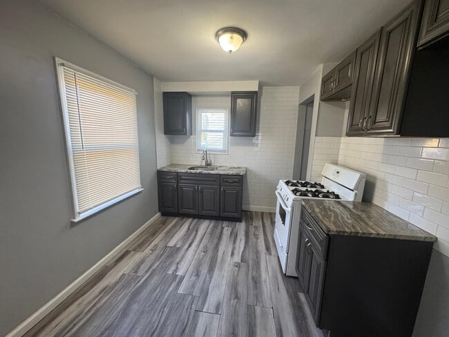 Building Photo - 19821 Lyndon St