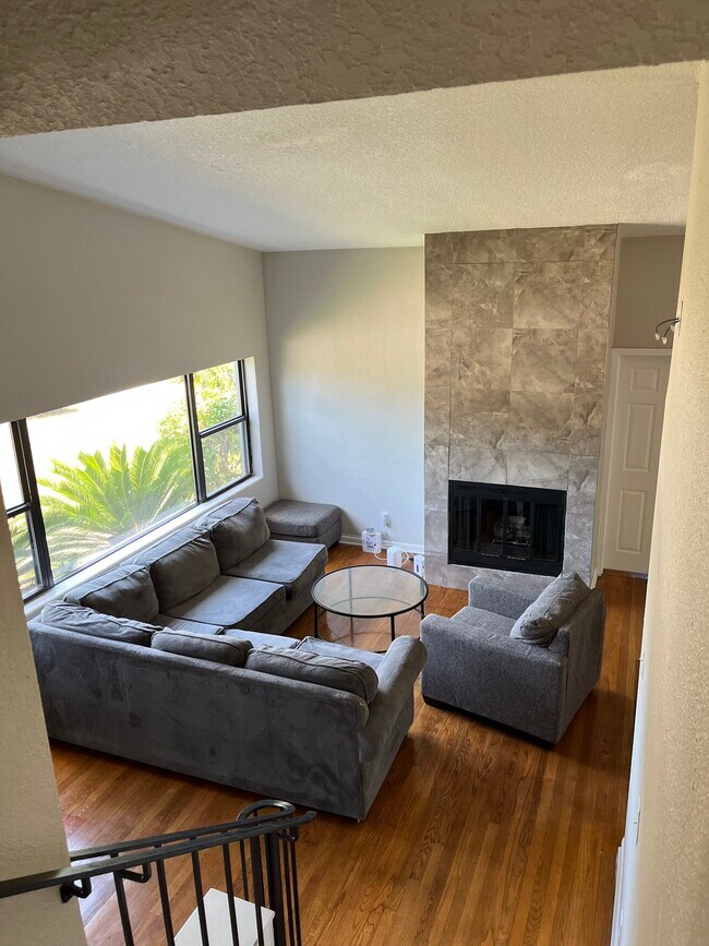 Building Photo - 6030 Wateredge Dr S