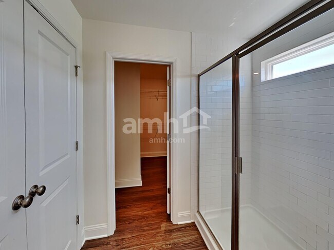 Building Photo - 410 Levon Ct