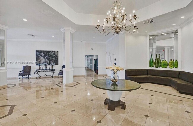 Building Photo - 1301 NE Miami Gardens Dr