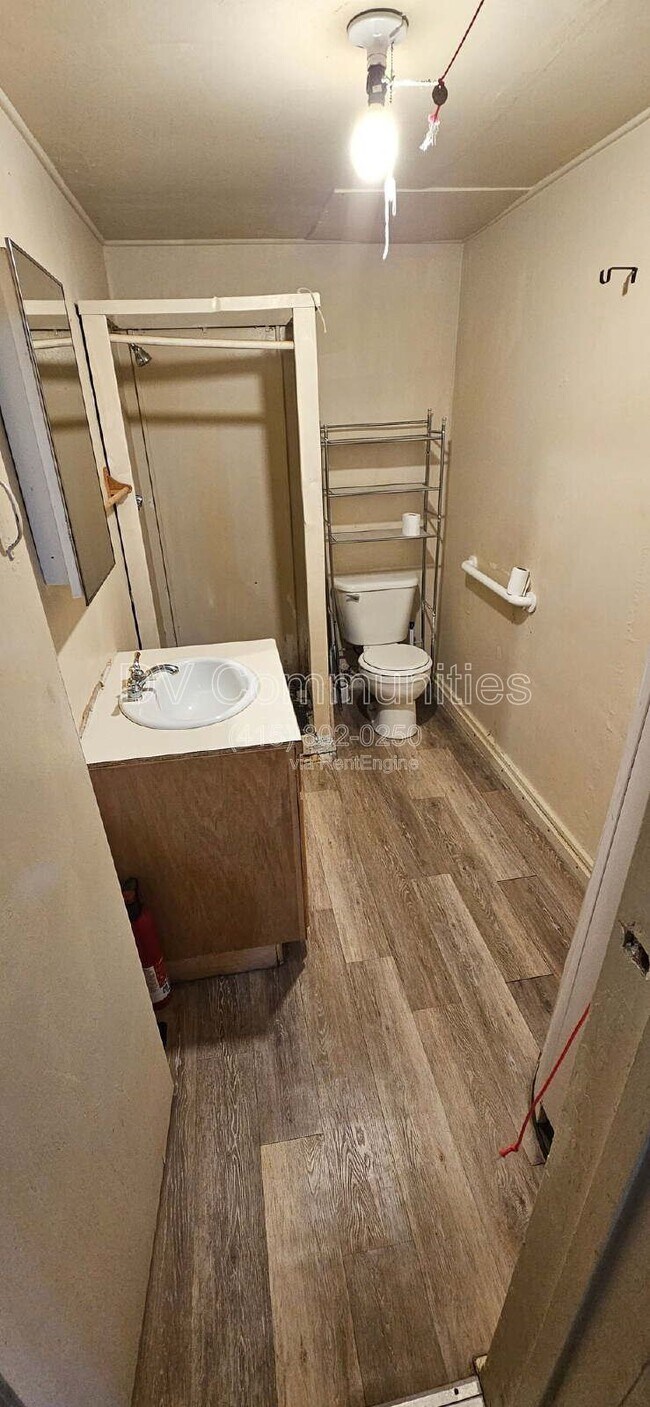 Building Photo - 47609 OR-58