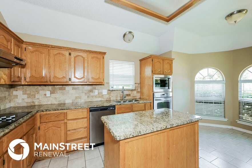 Building Photo - 740 Regalwood Dr