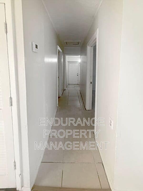 Building Photo - 150 W 15th St