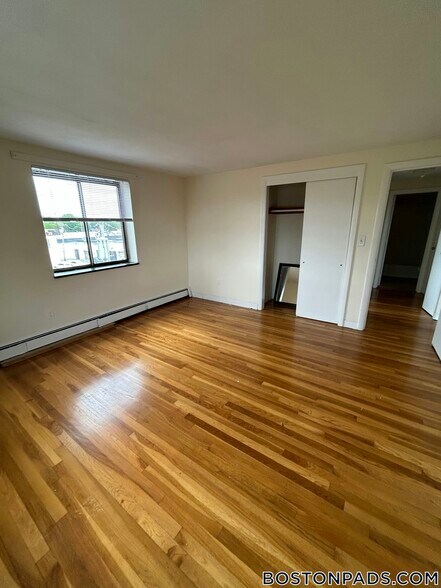 Building Photo - 20 Riverside St