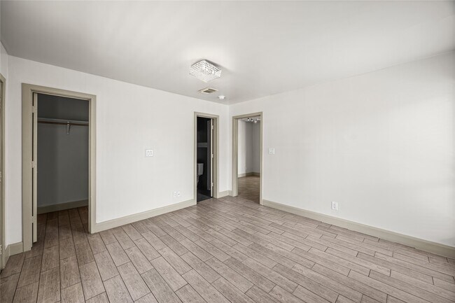 Building Photo - 1710 Maryland St