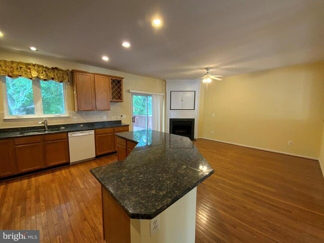 Building Photo - 5150 Ballycastle Cir