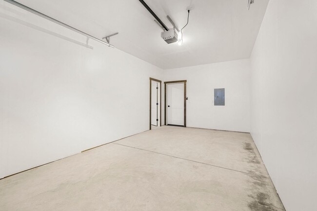 Building Photo - K286LI