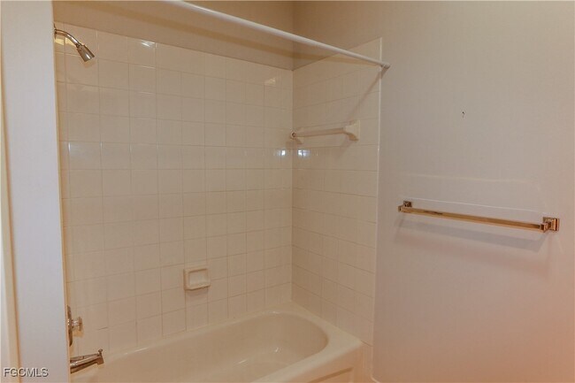 Building Photo - 5701 Cove Cir