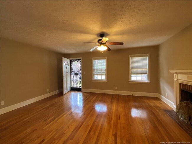 Building Photo - 601 Huske St