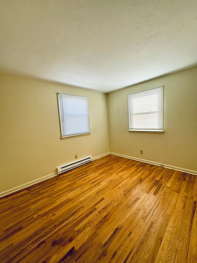 Building Photo - Apartment for Rent