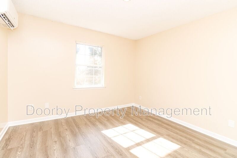 Building Photo - 2425 Ashmore Ave