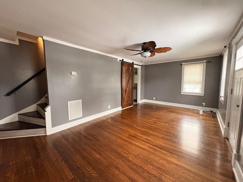 Building Photo - 104 Cottage Rd