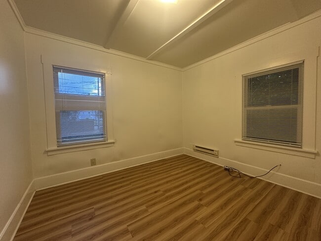 Building Photo - 7951 Maple Ave SE