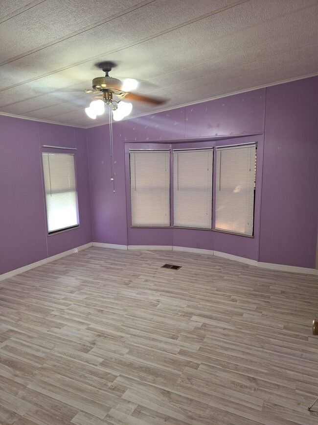 Building Photo - 17444 Raintree Ct