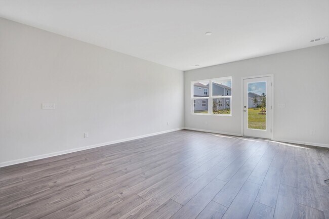 Building Photo - 82 Hillcrest Wy