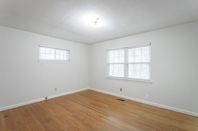 Building Photo - 3 Bedroom · 2 Bath Home in East Brainerd Near Hamilton Place