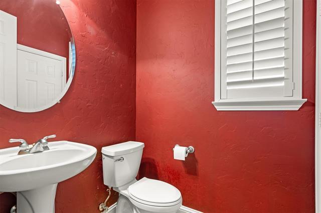 Building Photo - 6032 Sterling Dr