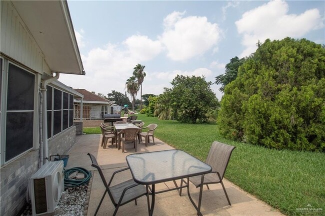 Building Photo - 1510 River Bend Dr