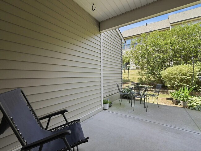 Building Photo - Lease OR Lease to Own