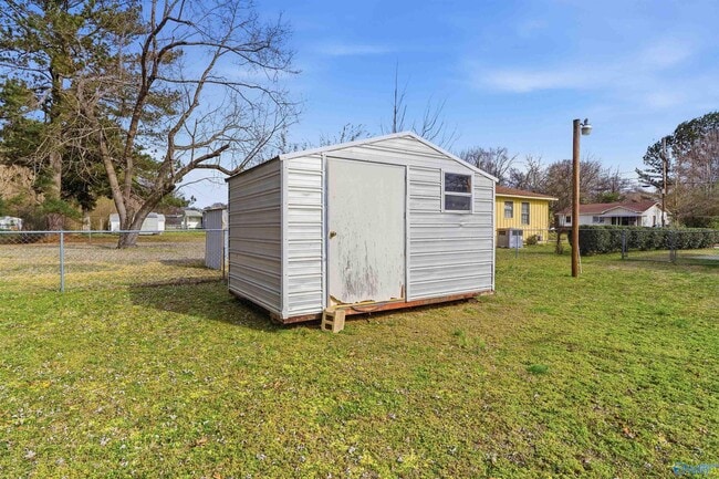 Building Photo - 1601 Armstrong St NW