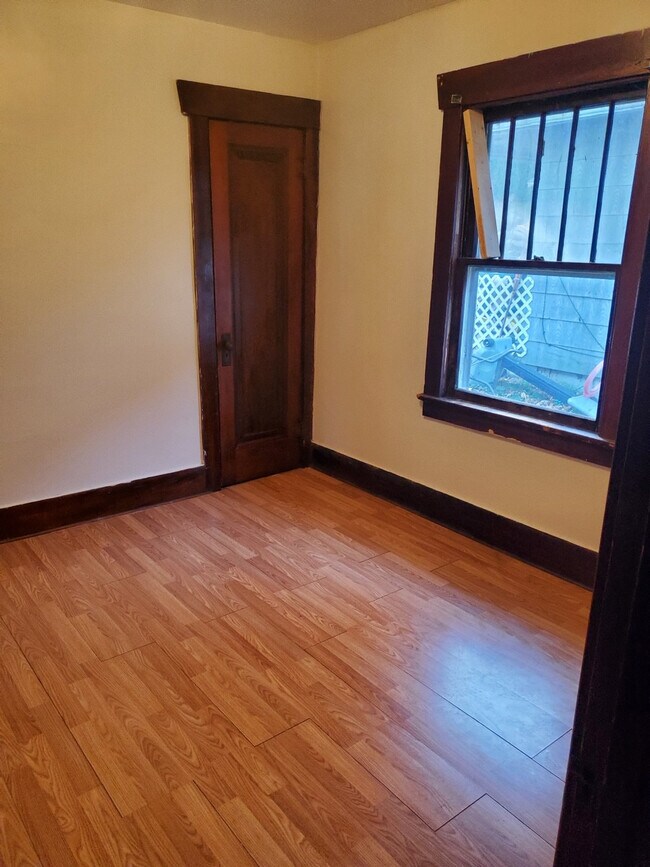 Building Photo - 77 Eldred