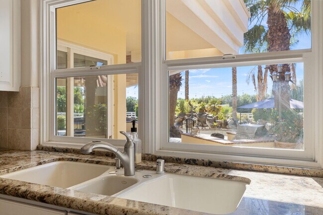 Building Photo - 50180 Vista Montana Rd