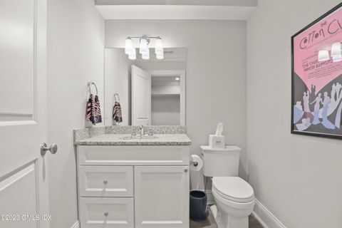 Building Photo - 39 Woodland Dr