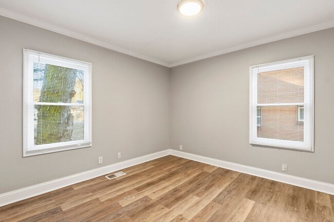 Building Photo - We Bringing Affordable Back - Intown Living - Voucher Approved!
