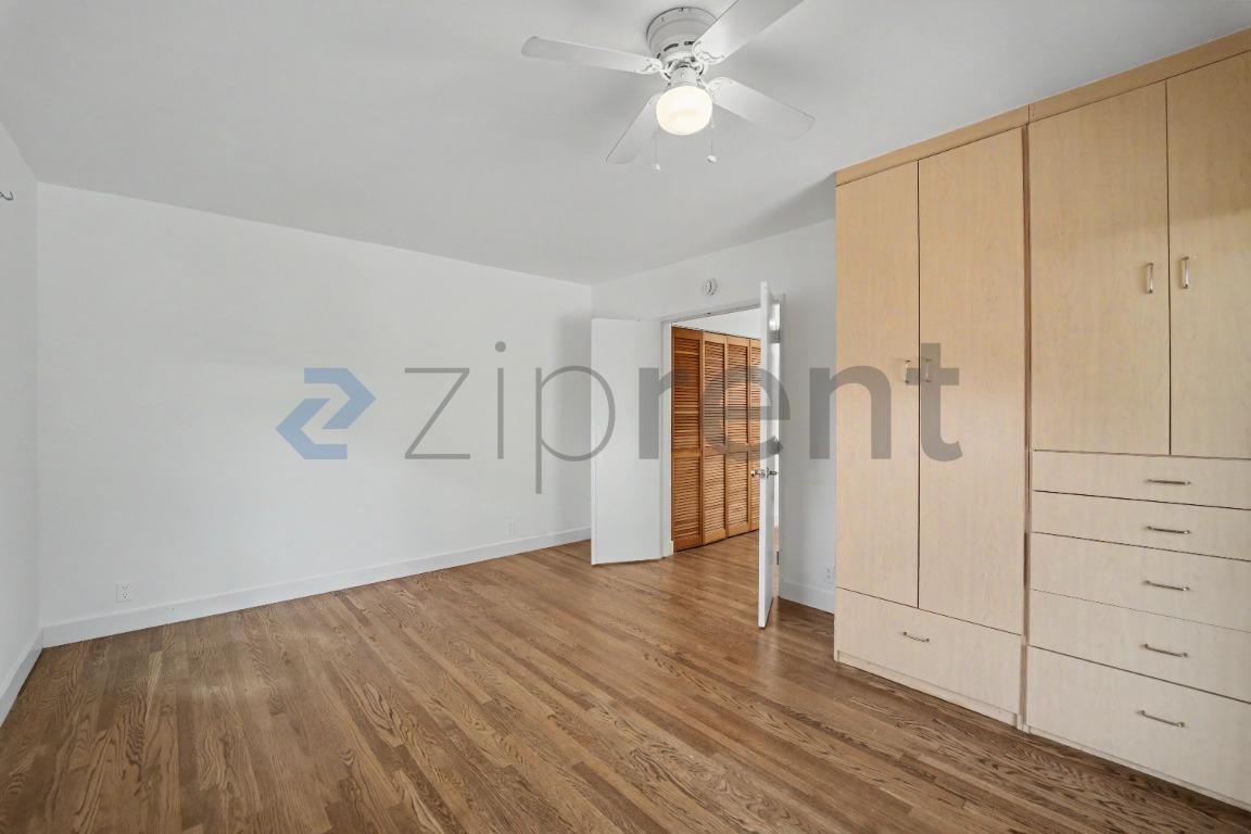 Building Photo - Unit