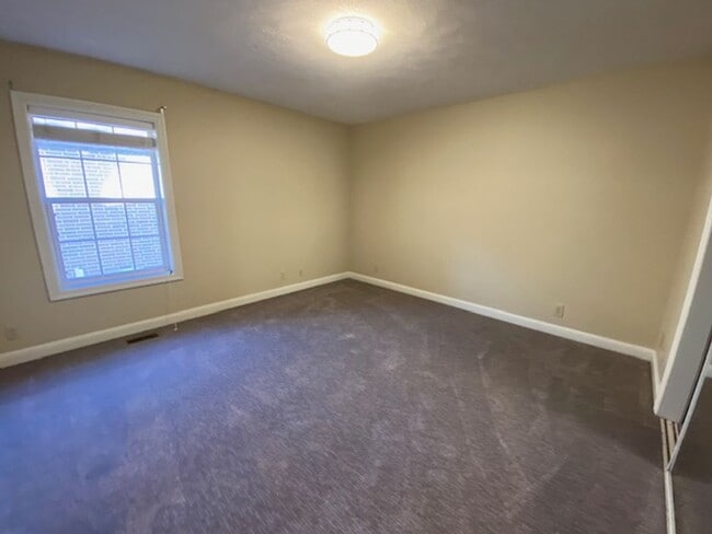 Building Photo - 5117 S Nettleton Ave