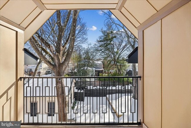 Building Photo - 4428 Albemarle St NW