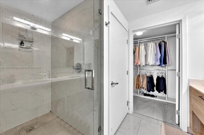 Building Photo - 16385 Biscayne Blvd