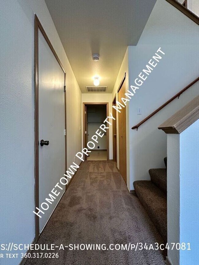 Building Photo - 6763 Steamer Dr SE