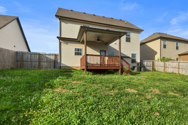 Building Photo - Pet Friendly Four Bedroom!