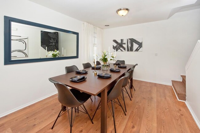 Building Photo - 1 Saddlewood Ct