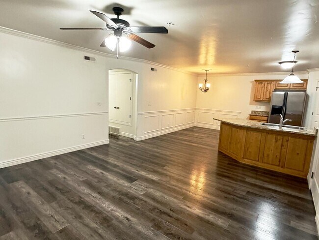 Building Photo - 496 S 2150 W