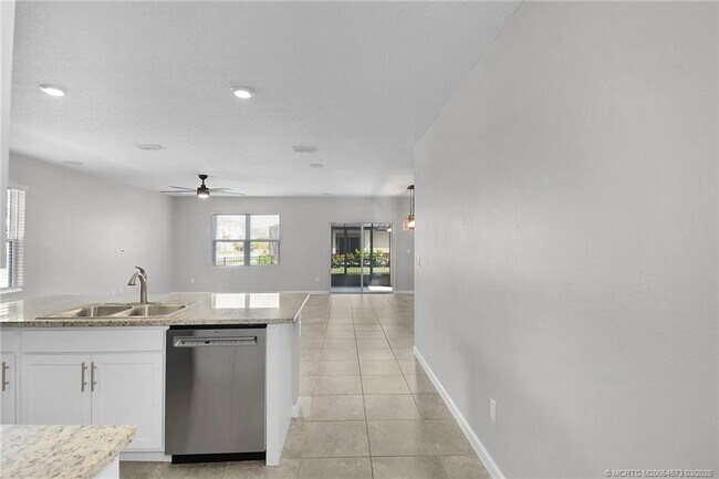 Building Photo - 10575 Jem St