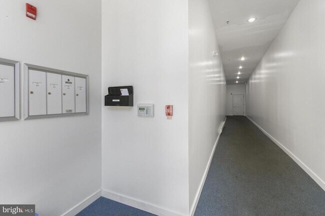 Building Photo - 2031 S Juniper St