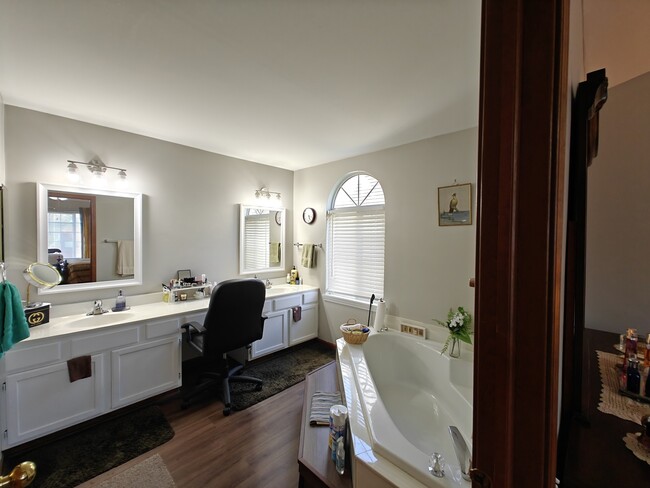 Building Photo - 3389 Ohara Terrace