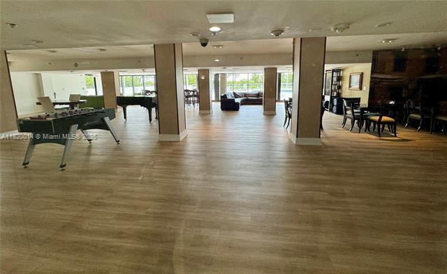Building Photo - 10185 Collins Ave