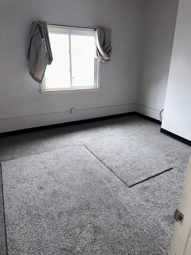 Building Photo - 119 S 17th St